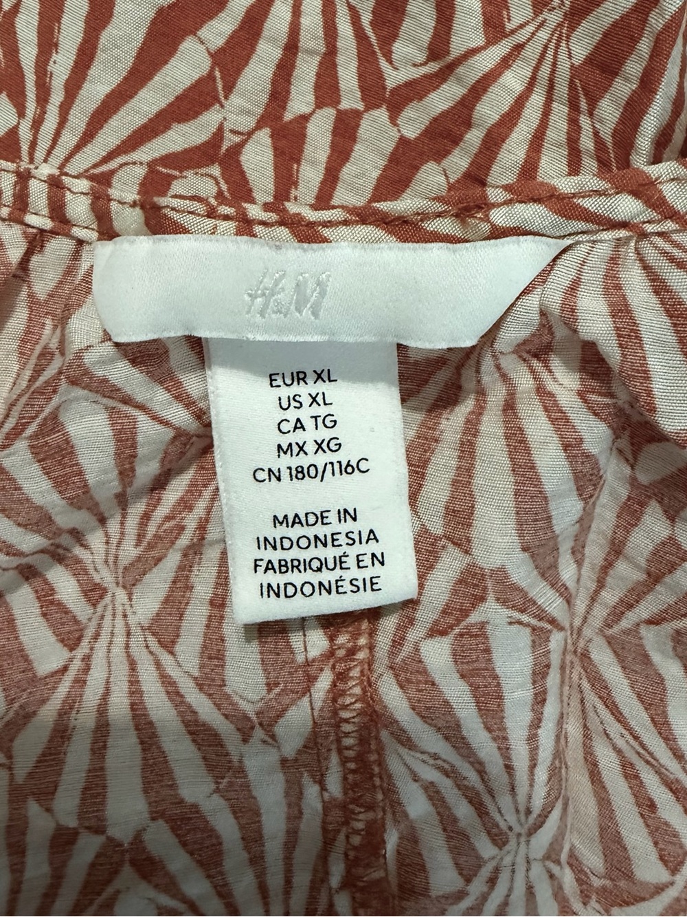 H&M Rust-Patterned V-Neck Short Cover up - Picture 3 of 3